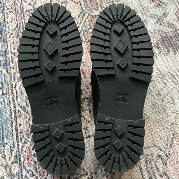 Toms Black Leather Loafers with Cream Lining - Picture 8 of 9